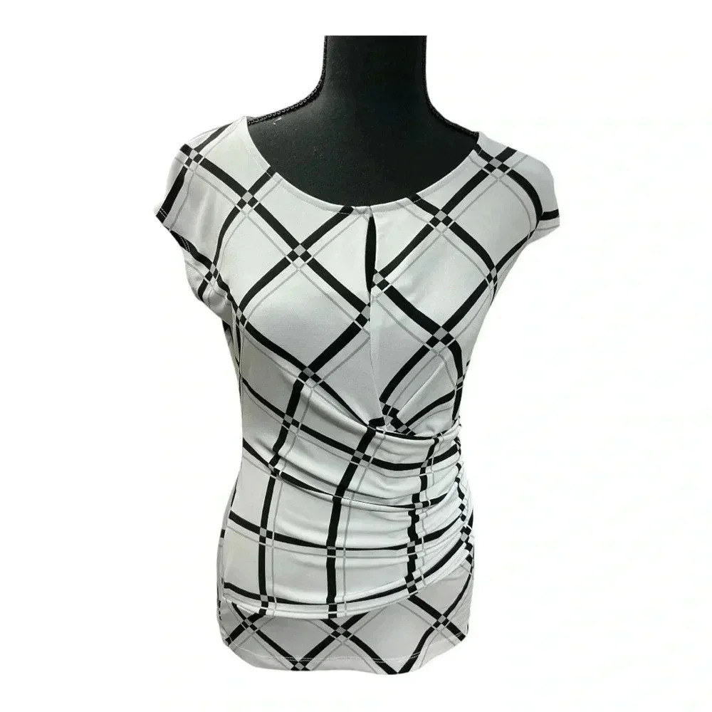 Women’s New York and company sweater dress white and black blouse